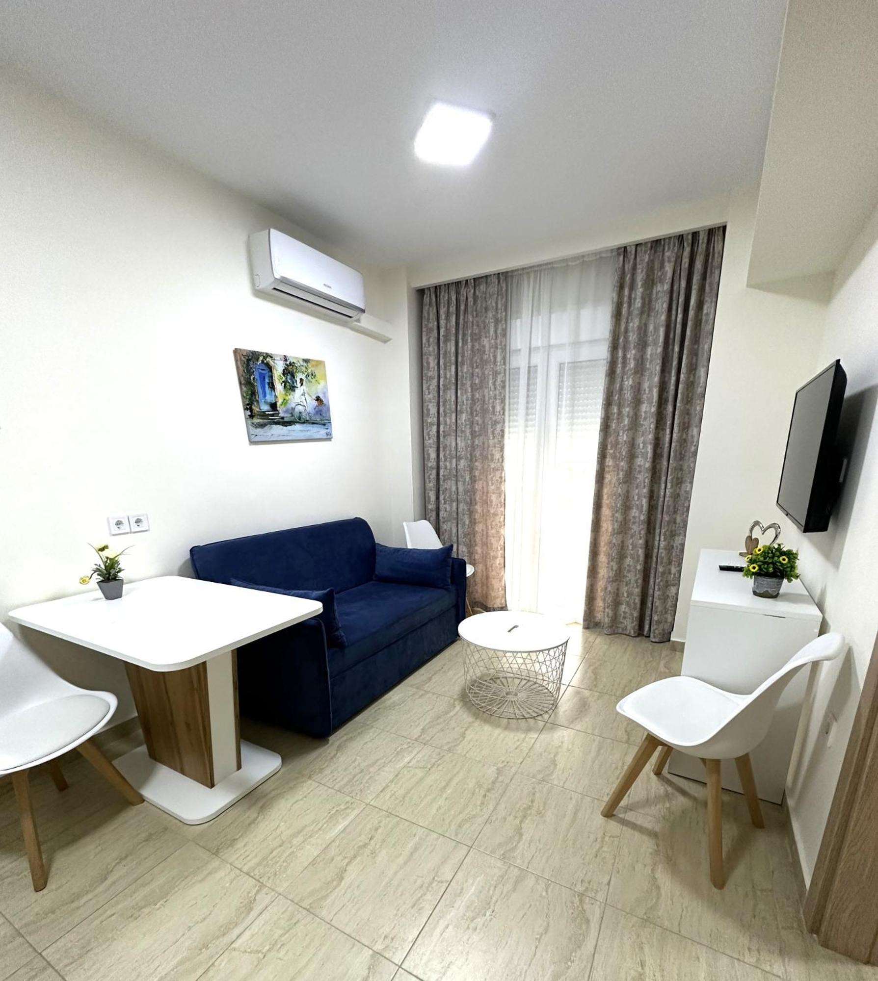 Navarino Luxe Suites Peraía Exterior foto