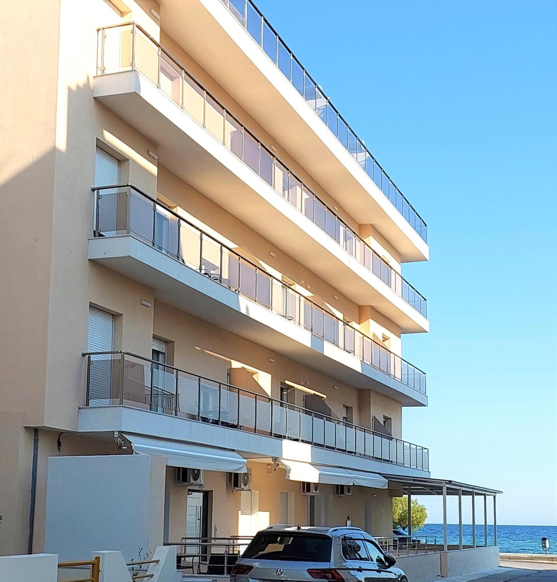 Navarino Luxe Suites Peraía Exterior foto