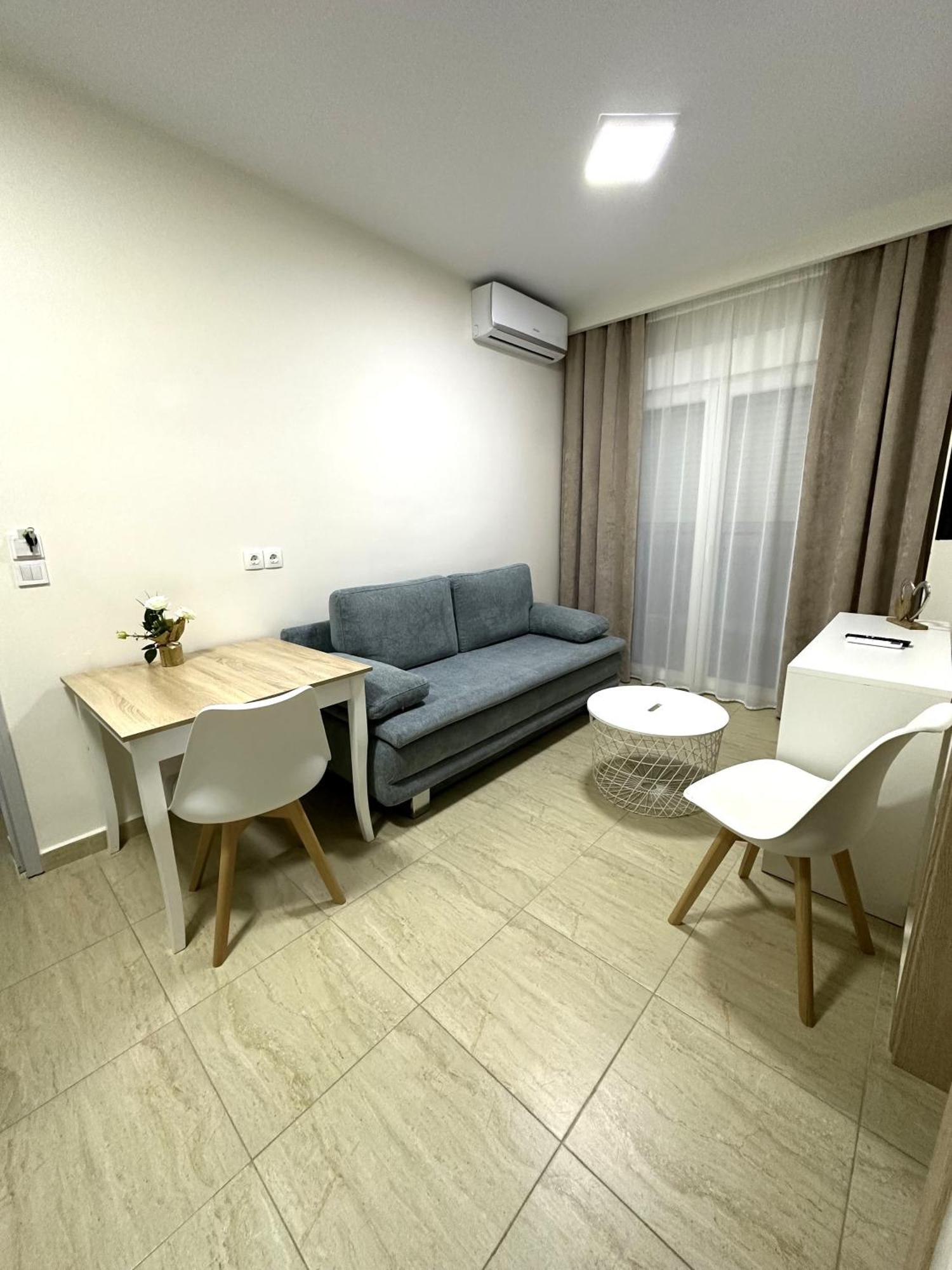 Navarino Luxe Suites Peraía Exterior foto