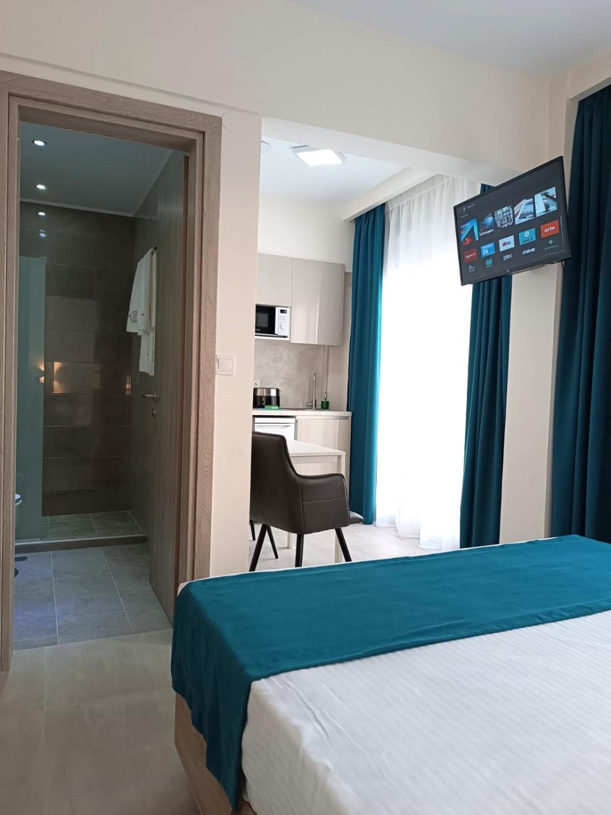 Navarino Luxe Suites Peraía Exterior foto