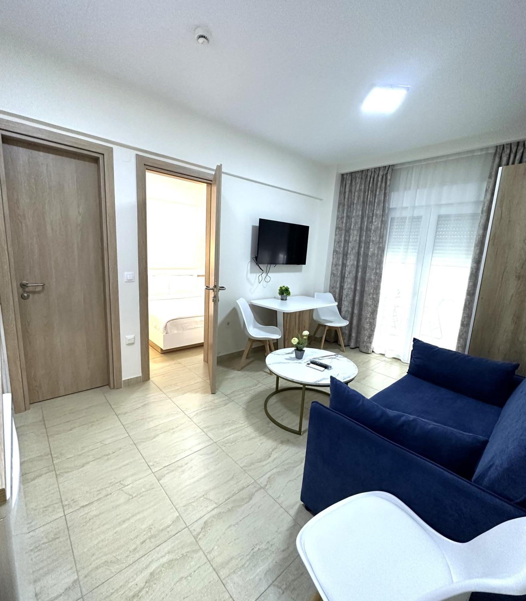 Navarino Luxe Suites Peraía Exterior foto