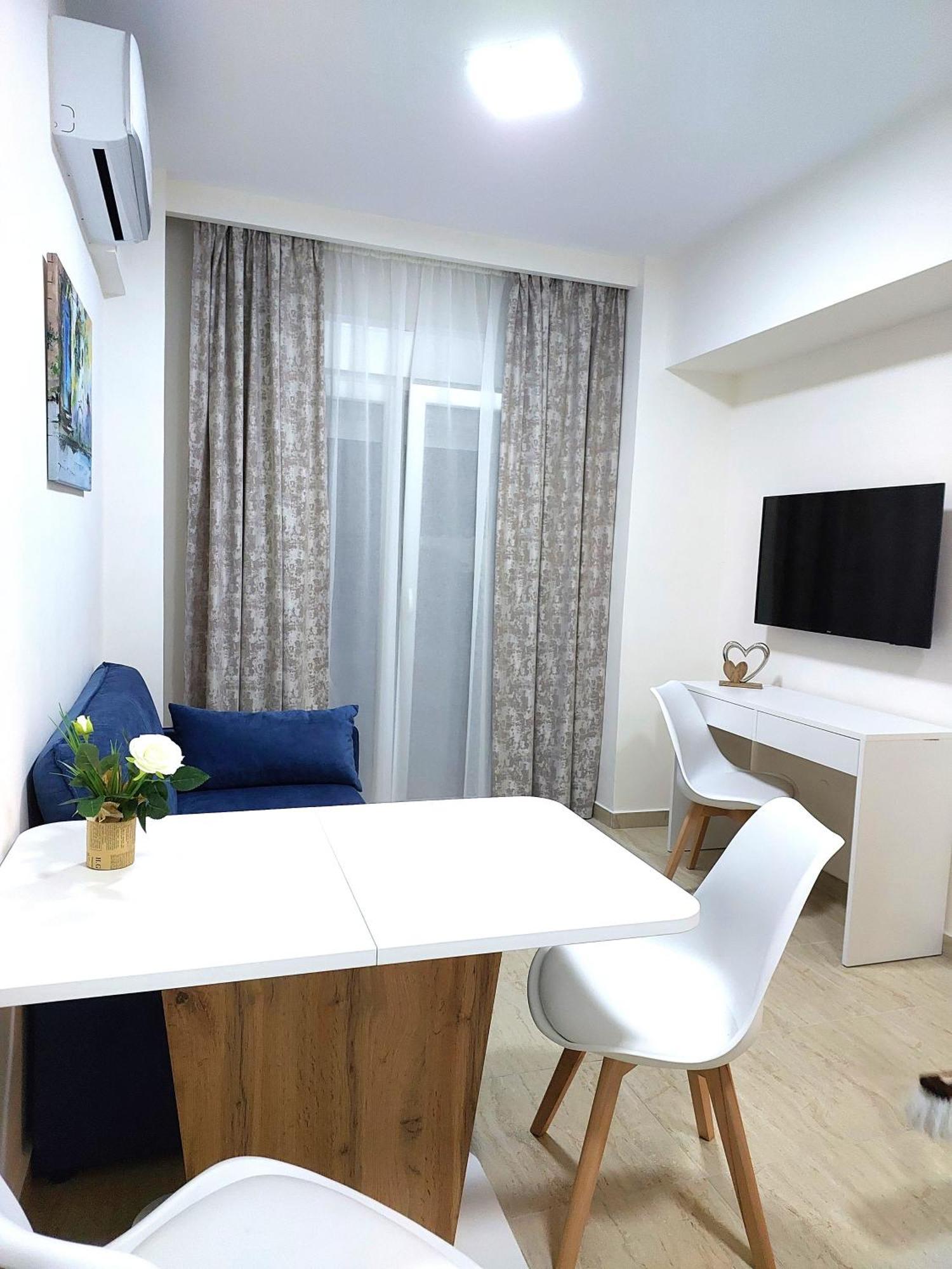 Navarino Luxe Suites Peraía Exterior foto